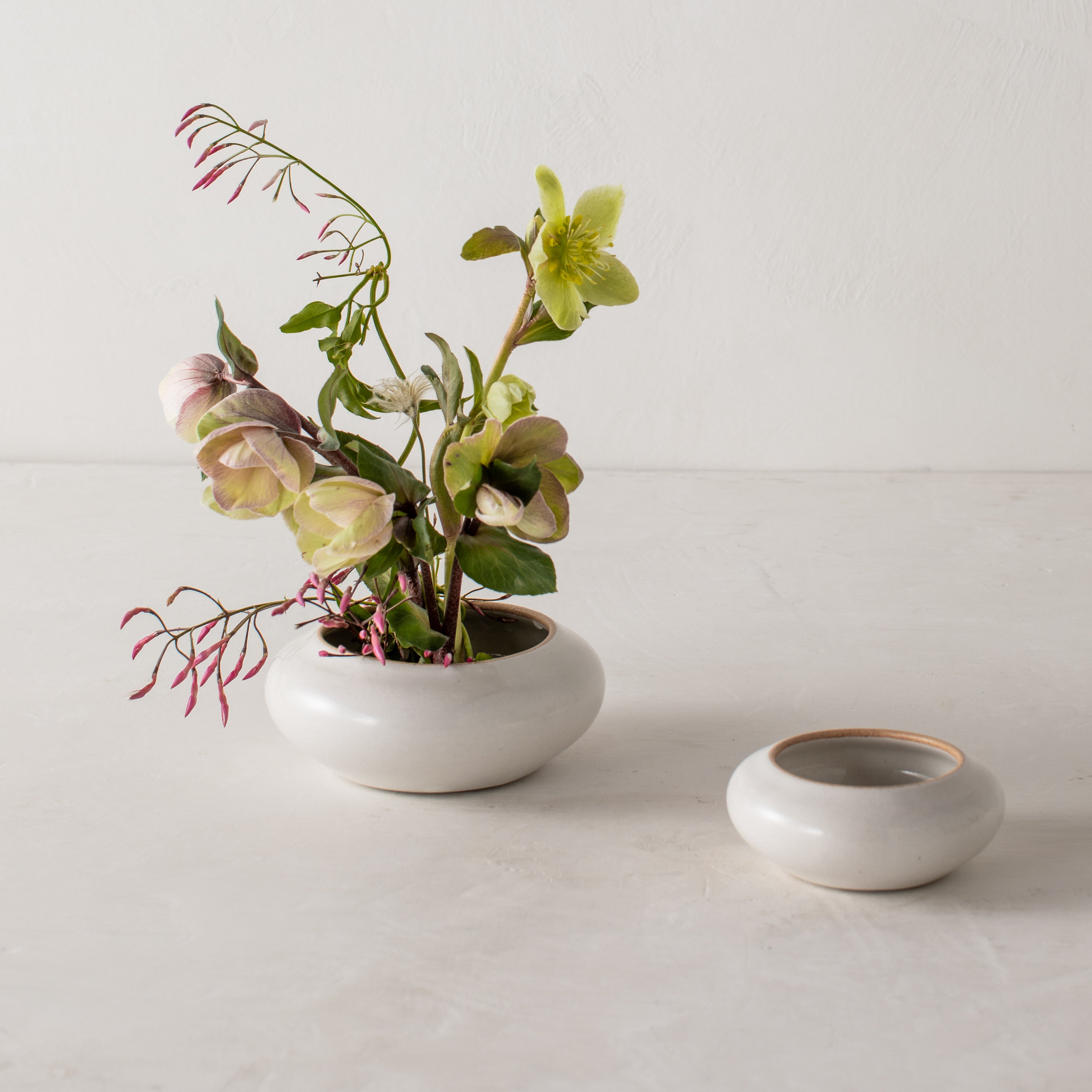 Pebble Ceramic Ikebana Kenzan Container – Chive Wholesale